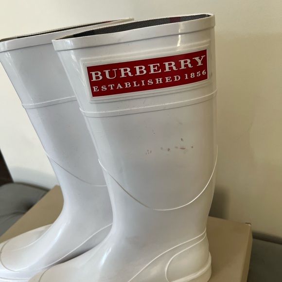 NWT Burberry White Rainboots size 41 (US Size 10) - Picture 5 of 9